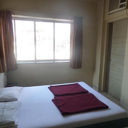 Hotel Sai Ratna Nashik Exteriör bild